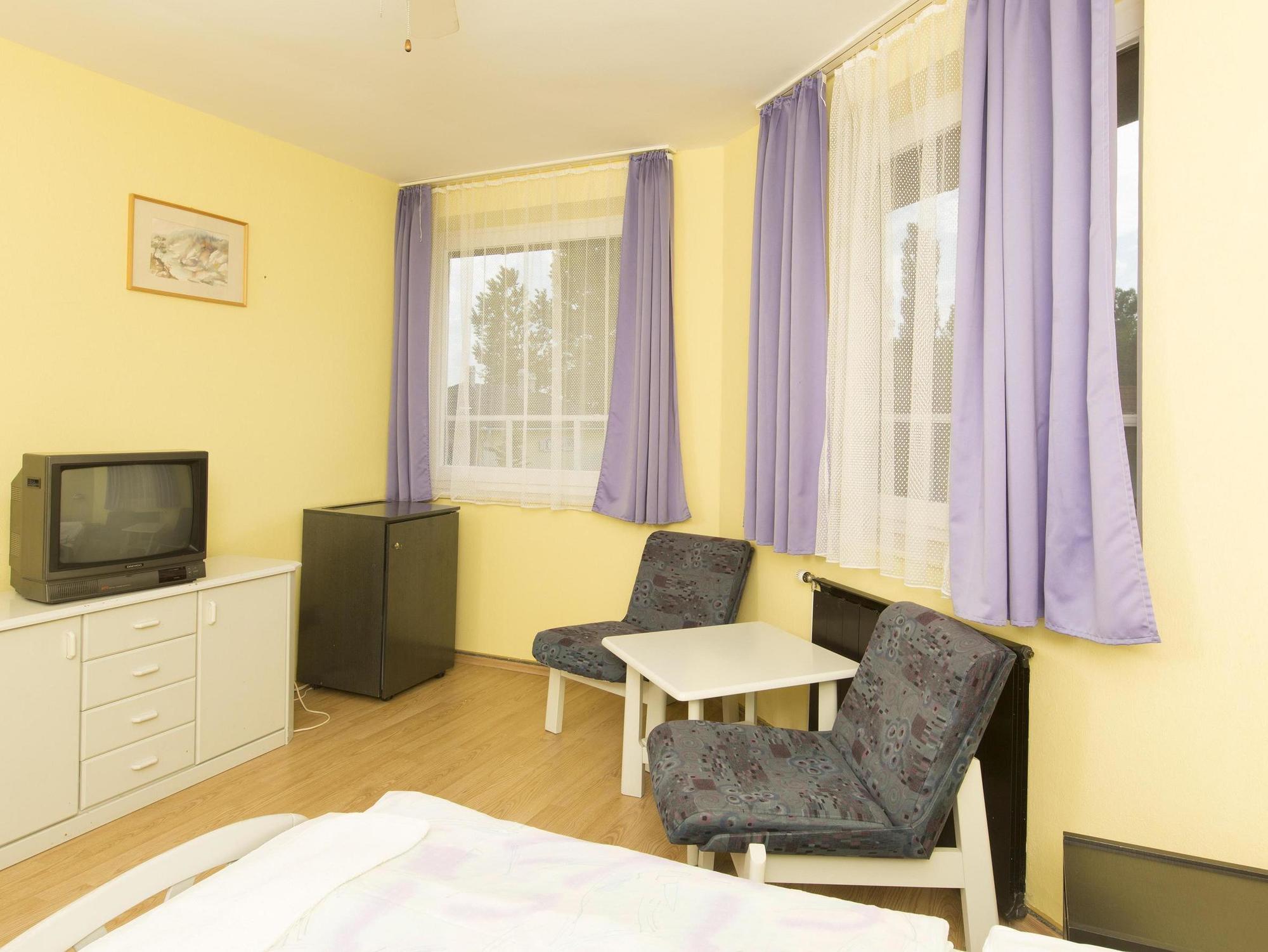 Hotel Francoise Balatonlelle Exteriör bild