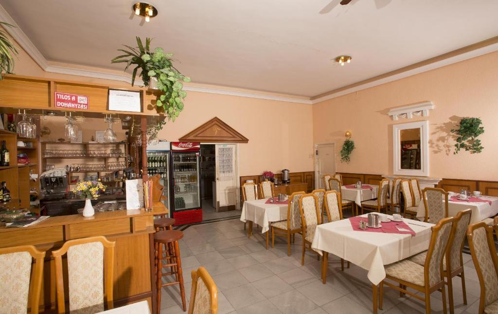 Hotel Francoise Balatonlelle Exteriör bild